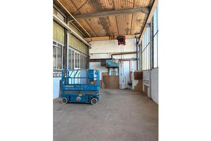 Halle mit Rampe und Freifläche - 1.250,00&nbsp;EUR Kaltmiete, ca.&nbsp; 8,00&nbsp;m&sup2; in Schwaikheim (PLZ: 71409)