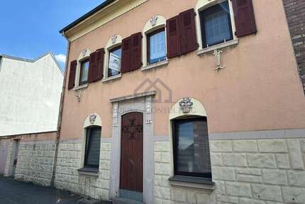 Haus zum Kaufen in Erftstadt Bliesheim 329.000,00 € 190 m² - Erftstadt / Bliesheim