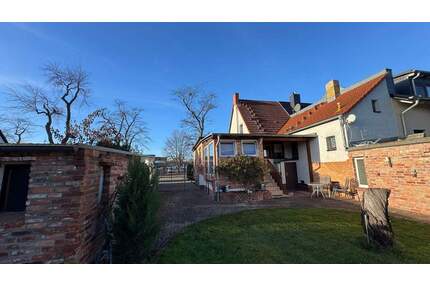 Doppelhaushälfte in Rathenow mit großem Grundstück zu verkaufen!