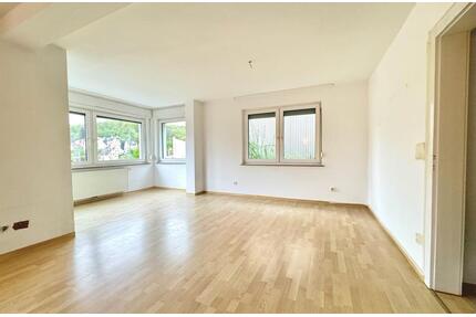 Helle 3-Zimmer-EG-Wohnung mit großer Terrasse - befristet - Stuttgart Stuttgart-Ost