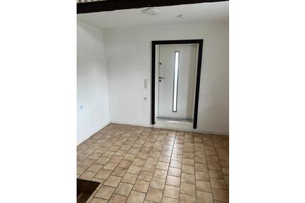 Ein Zimmer, Einliegerwohnung - 650,00&nbsp;EUR Kaltmiete, ca.&nbsp; 40,00&nbsp;m&sup2; in Kehl (PLZ: 77694)