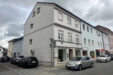 Haus zum Kaufen in Eichendorf 295.000,00 € 256 m²