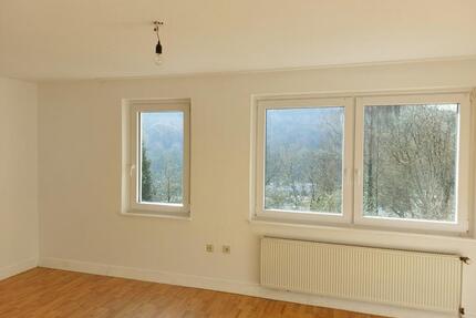 schöne, neu renovierte Wohnung - 590,00&nbsp;EUR Kaltmiete, ca.&nbsp; 69,00&nbsp;m&sup2; in Prüm (PLZ: 54595)