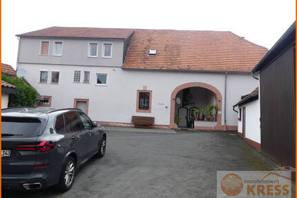 Reserviert!!! Wohnhaus mit 4 Wohneinheiten, 3 Garagen sowie diversen Nebengebäude in SLÜ-Gundhelm - Schlüchtern / Gundhelm