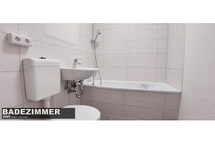 große 5 Zimmer mit Balkon frisch saniert - Zwickau Neuplanitz