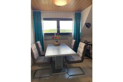 Helle 3-Zimmer Dachgeschosswohnung in Stuttgart-Obertürkheim