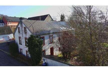 Haus zum Kaufen in Basberg 349.000,00 € 270 m²