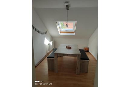 Helle 4 Zimmer DG-Wohnung in Gammelshausen