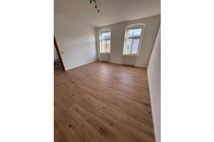 Lichtdurchflutete 4-Zimmer-Wohnung | 101m² | Loggia | Kernsaniert - Gera Alt-Bieblach