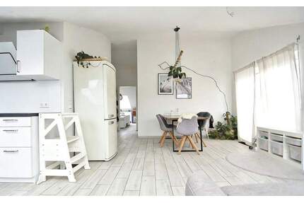 Moderne und helle 3,5-Zimmer Wohnung | Balkon & Garage | EBK | 3 Min U-Bahn | Nähe Uni Hohenheim - Stuttgart-Plieningen