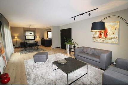 Bestlage Kobel! Exklusives, modernes Einfamilienhaus auf Parkgrundstück in Neusäß-Westheim