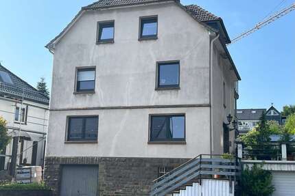 Haus zum Kaufen in Lindlar 225.000,00 € 190 m²