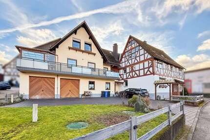 Haus zum Kaufen in Eschenburg 379.700,00 € 313.86 m²