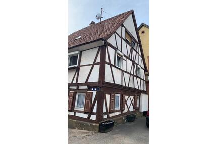 Fachwerkhaus mit kleinem Garten und Waldgrundstück in Annweiler - Annweiler am Trifels