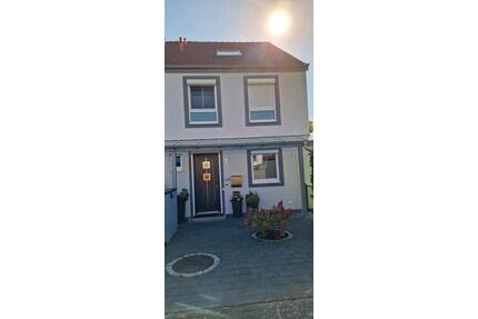 Reihenendhaus Alt-Stuhr von privat, PV-Anlage. großes Grundstück