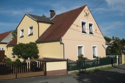 Freistehende Einfamilienhaus - 85.000,00&nbsp;EUR Kaufpreis, ca.&nbsp; 120,00&nbsp;m&sup2; in Gröditz (PLZ: 01609)