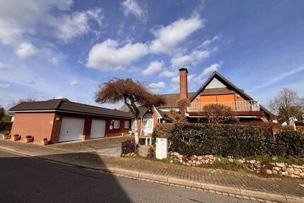 Am Deich: großes Haus in Kollmar - auch für 2 Parteien geeignet