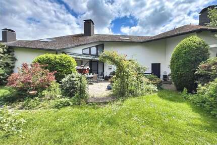 Haus zum Kaufen in Burgwedel 585.000,00 € 187.75 m²
