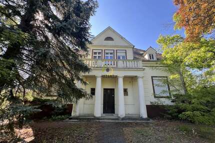 Haus zum Kaufen in Luckenwalde 389.000,00 € 318 m²