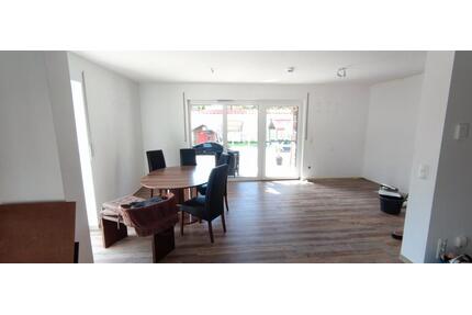 Mietwohnung, große Terrasse, neuwertig, Bad Königshofen - Bad Königshofen im Grabfeld