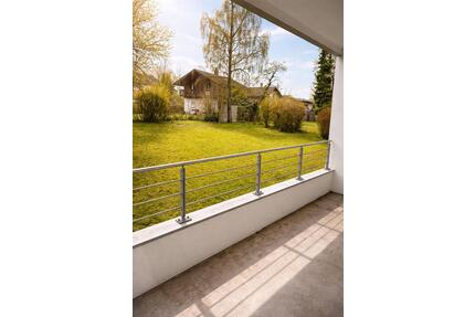 Helle 3,5-Zimmer Hochparterre Wohnung mit Süd- Loggia in Grafing - Grafing bei München