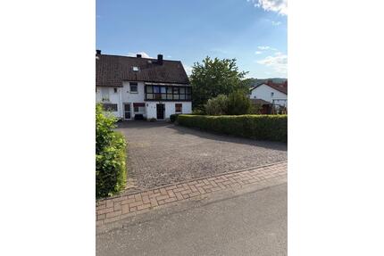Wohnhaus in Ortsrandlage mit Ausblick auf Burg Greifenstein - Sinn
