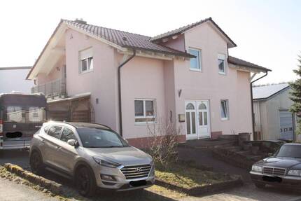 Ruhig gelegenes Ein- bis Zweifamilienhaus mit ELW - Höpfingen