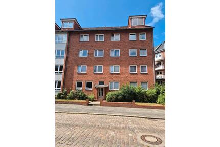 Kiel, gut geschnittene 2 Zi Whg mit Sonnenbalkon, Nähe Südfriedh.
