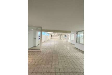 Halle in Aachen 3.375,00 € 450 m²