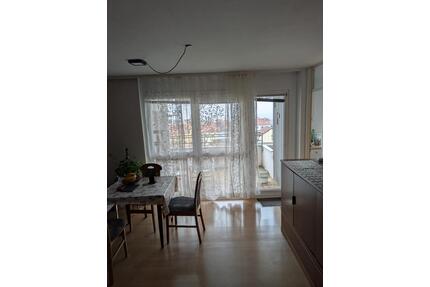 Helle 2-Zimmer Wohnung im 5. OG mit Balkon in Baltmannsweiler