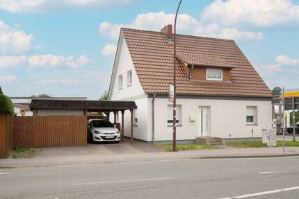 Viel Platz für die Familie: Gepflegtes Einfamilienhaus samt Garten in Bergen auf Rügen