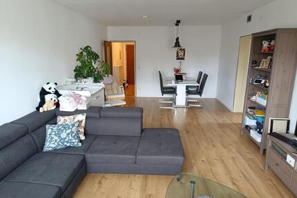 Großzügige 3-Zimmer-Wohnung mit Balkon, Einbauküche, Keller und Stellplatz in Nürnberg Höfen