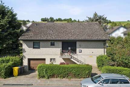 Haus zum Kaufen in Niederneisen 269.000,00 € 195 m²