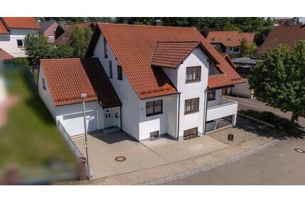 Großzügige 4-Zimmer-Wohnung mit Balkon,Garten,Garage & Stellplatz - Dietenheim