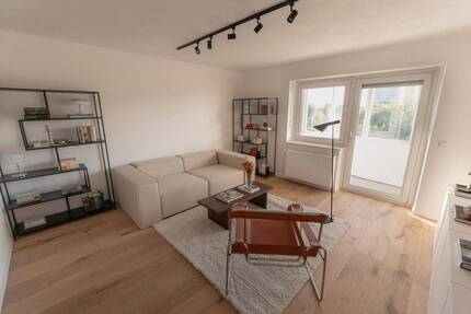 WOHNEN AM LECH: HOCHWERTIG SANIERTE 4-ZIMMER WOHNUNG - BEZUGSFREI & OHNE MAKLERPROVISON - Augsburg Lechhausen