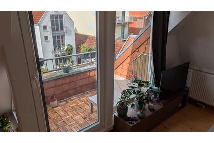 Top-Lage Westfleth: 3-Zimmer-Dachgeschosswohnung mit Balkon & PKW - Buxtehude