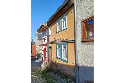 Kleines Haus mit Burgblick - 17.500,00&nbsp;EUR Kaufpreis, ca.&nbsp; 65,00&nbsp;m&sup2; in Treffurt (PLZ: 99830)