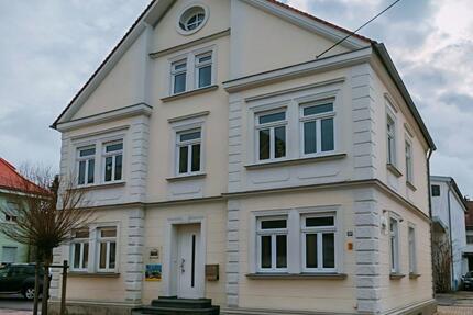 Büro Praxis Verwaltungsgebäude mit 10 Außenstellplätze wegen Firmensitzverlegung zu vermieten - Ottobeuren