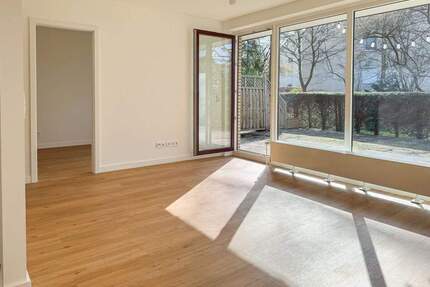 Erstbezug nach Modernisierung: Attraktive 2-Zimmer-Wohnung mit großer Terrasse! - Hamburg Wellingsbüttel