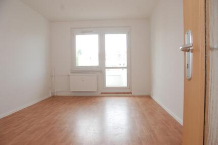 Balkonwohnung zum Sofortbezug - 371,00&nbsp;EUR Kaltmiete, ca.&nbsp; 61,82&nbsp;m&sup2; in Chemnitz (PLZ: 09130) Hilbersdorf