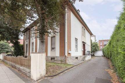 Mit Erbpacht: Zweifamilienhaus mit zwei Eingängen sowie tollem Garten und Garage in beliebter Lage - Wetter Alt-Wetter