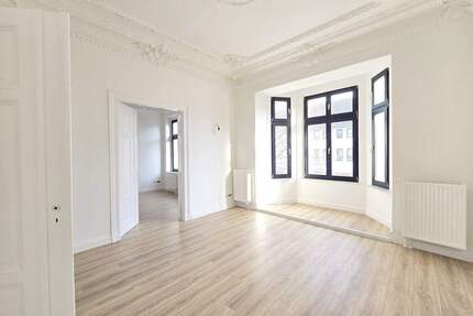 Wunderschöne Altbauwohnung mit Stuck und Flügeltüren - Magdeburg / Sudenburg
