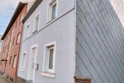 Einfamilienhaus - 330.000,00&nbsp;EUR Kaufpreis, ca.&nbsp; 110,00&nbsp;m&sup2; in Eschweiler (PLZ: 52249)