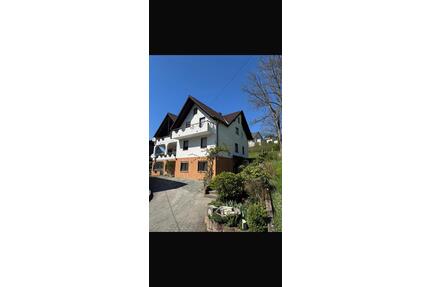 Attraktive 3 Zimmerwohnung mit Balkon in gepflegter Liegenschaft - Hilchenbach