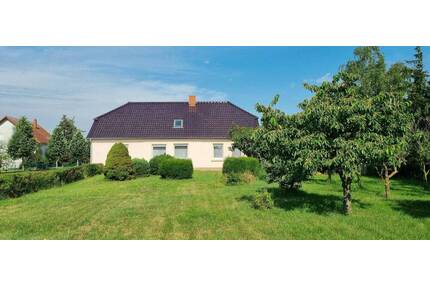 Bauernhof - mit Nebengebäuden und ca. 35.000 m² Land - Heinrichswalde
