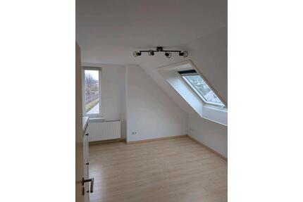 Gemütliche Dachgeschosswohnung nahe Jena - Bucha