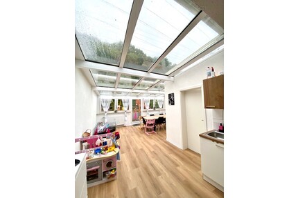 Lichtdurchflutetes wohnen und leben unter "freiem Himmel