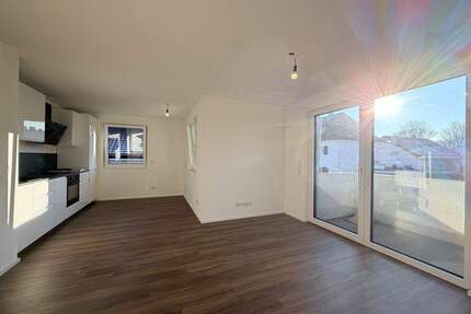 gut geschnittenes 2-Zimmerwohnung mit großem Westbalkon - München / Moosach