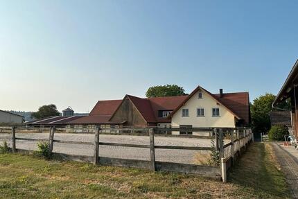 Pferdehof- Wohnhaus mit 6 Boxen und Offenstall - Ilshofen