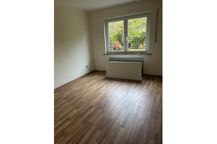 2,5-Zimmer-Wohnung mit Möglichkeit zur Pferdehaltung - Helmenzen